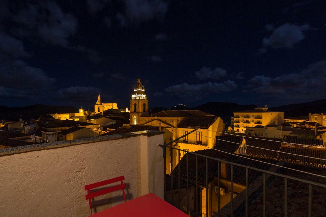 Case Spazioscena - Tersicore Castelbuono  Eksteriør billede