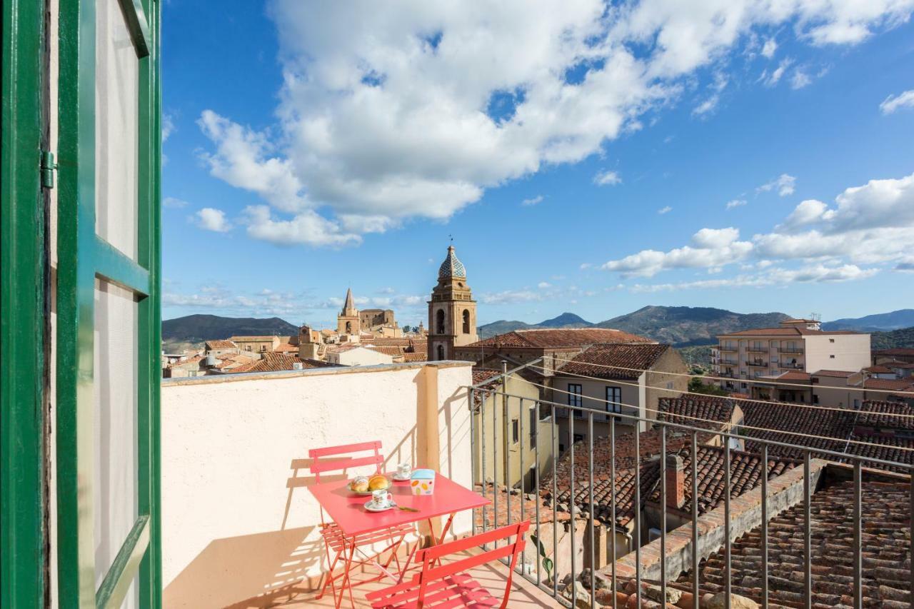 Case Spazioscena - Tersicore Castelbuono  Eksteriør billede